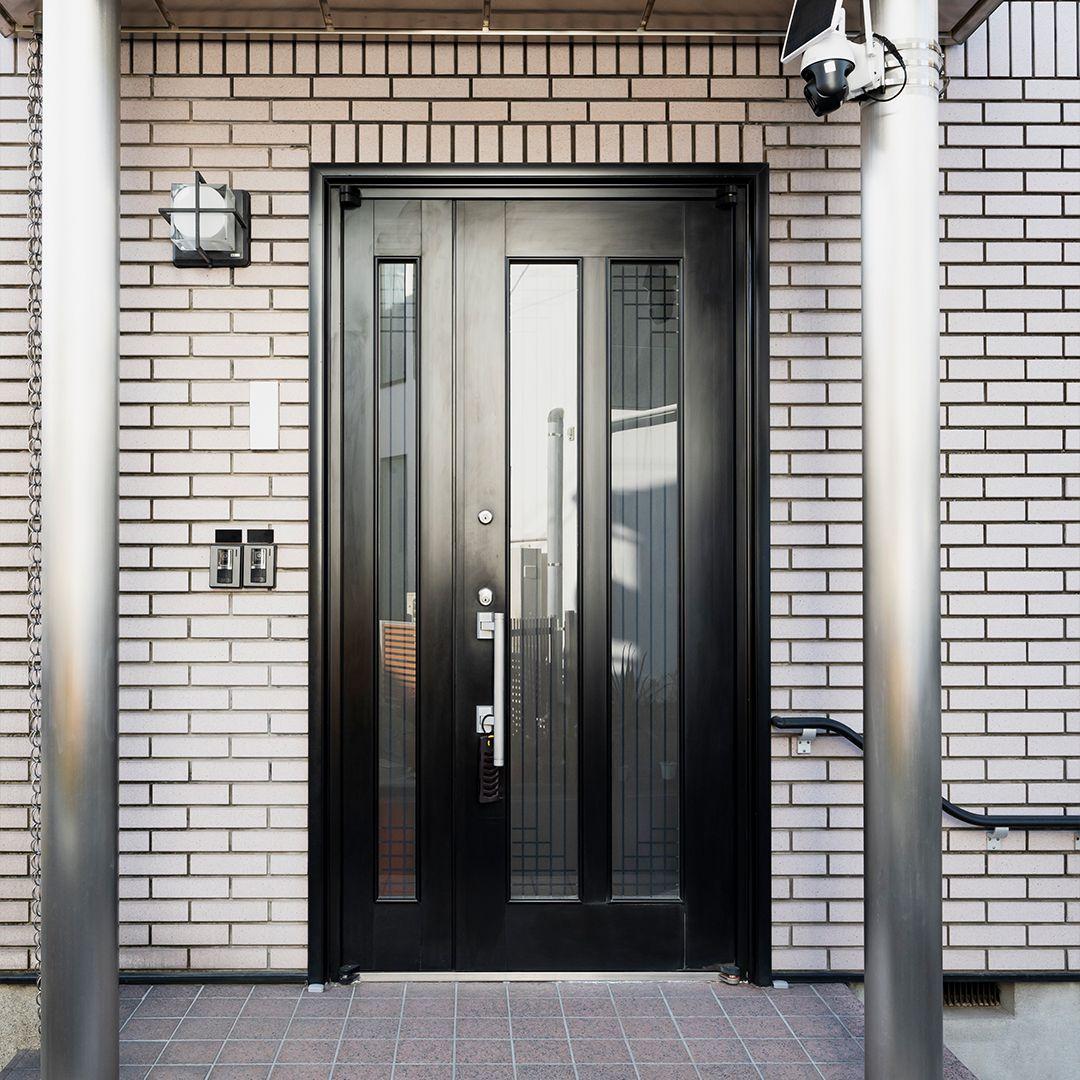 Single Ply Door Design with Dual Glass